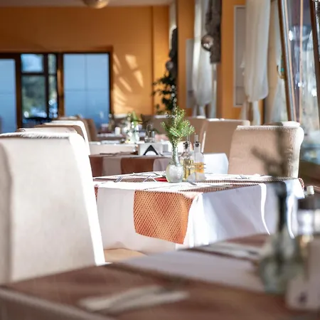 Edelweiss Hotel 3*