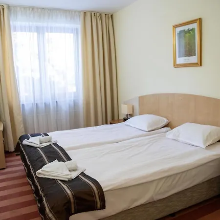 Edelweiss Hotel 3*